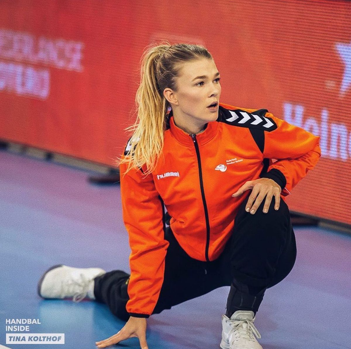 GALERIE FOTO Denisa Dedu are o rivală pe măsură pentru titlul de cea mai frumoasă portăriță de la Mondial