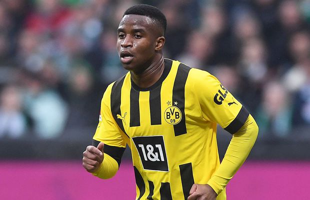 Cea mai mare păcăleală! „Copilul teribil” al Borussiei Dortmund și-ar fi falsificat vârsta » Toate recordurile lui de precocitate ar cădea