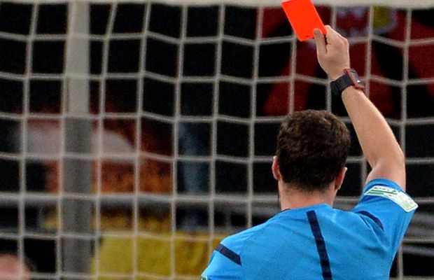 Cutremur în fotbalul românesc » 20 de arbitri sunt anchetați că au jucat la pariuri!