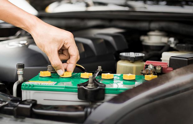 Ghidul șoferilor începători pentru întreținerea mașinii: 8 sfaturi utile pentru siguranță în trafic