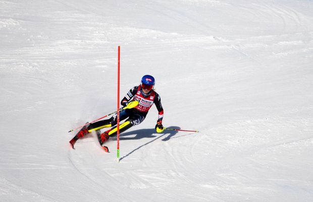 Mikaela Shiffrin s-a impus în slalomul de la Are și a câștigat pentru a opta oară trofeul sezonului în proba sa preferată
