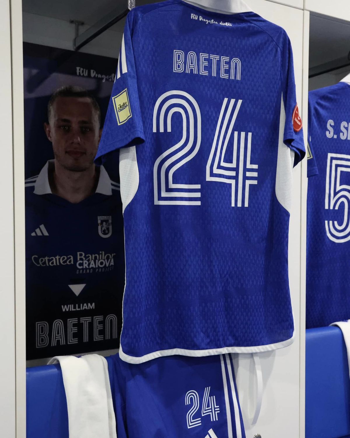 FOTO FCU Craiova joacă în albastru, Universitatea în alb