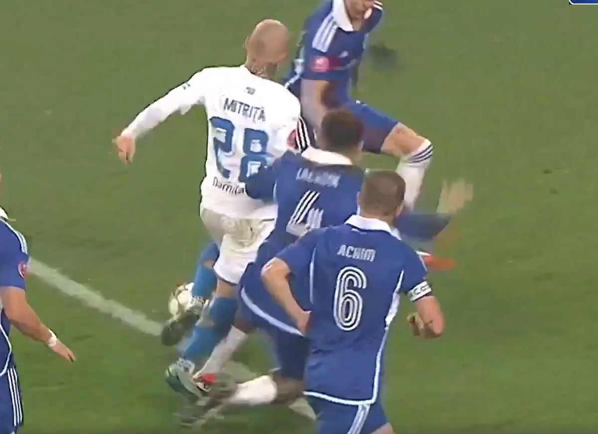 Fază controversată în derby-ul Craiovei: CSU a cerut penalty la Mitriță! De ce nu a intervenit VAR