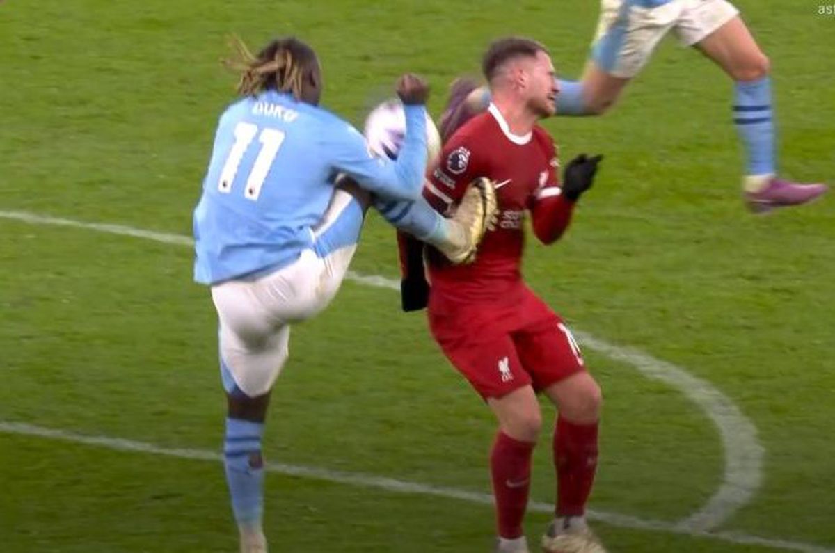 Și VAR-ul englezesc dă rateuri » Eroare mare în prelungiri la Liverpool - City! Verdictul specialistului: „E evident! Iar vor prezenta scuze...”