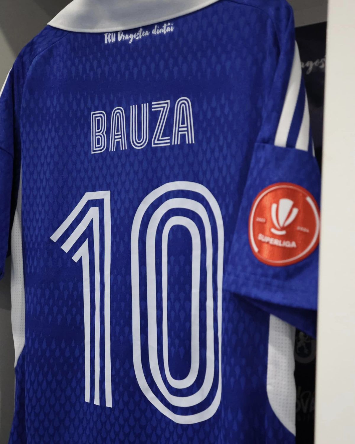 FOTO FCU Craiova joacă în albastru, Universitatea în alb