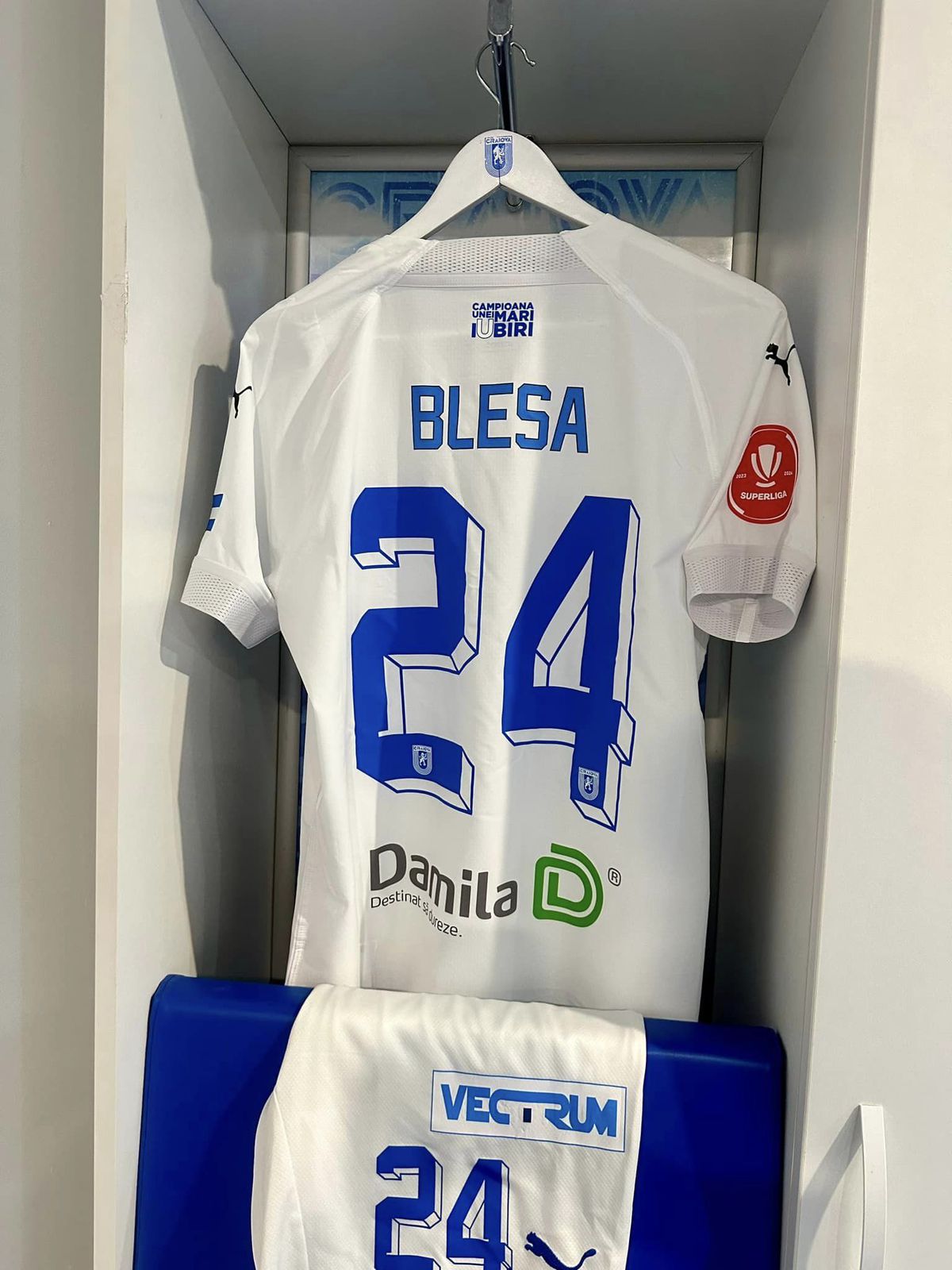 FOTO FCU Craiova joacă în albastru, Universitatea în alb