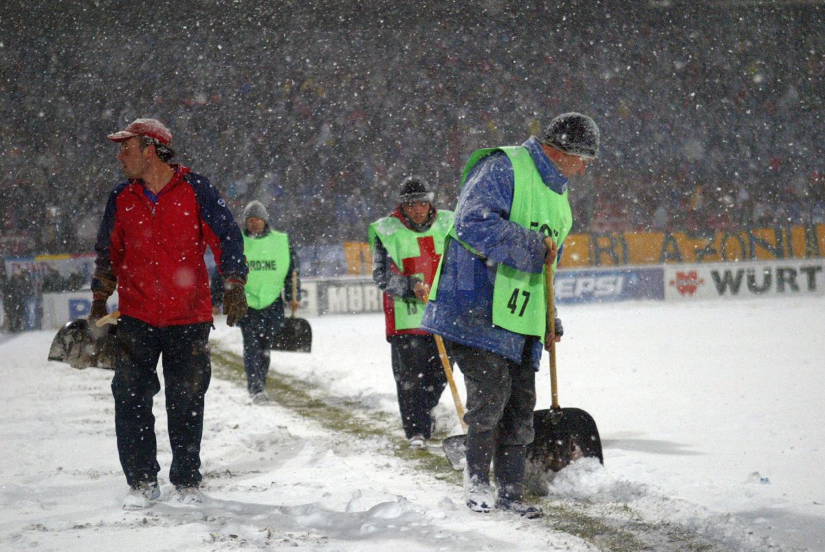 19 ani de la istoricul meci FCSB - Villarreal » Amintirile unei vedete de atunci: „Am ieșit la încălzire, iar în 3 minute s-a făcut zăpada până peste genunchi!”