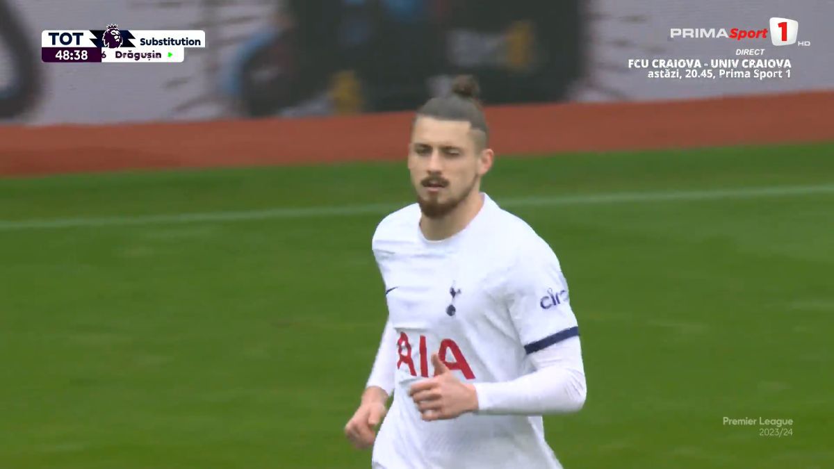 Festival de goluri după intrarea lui Radu Drăgușin » Cum s-a descurcat în Aston Villa - Tottenham