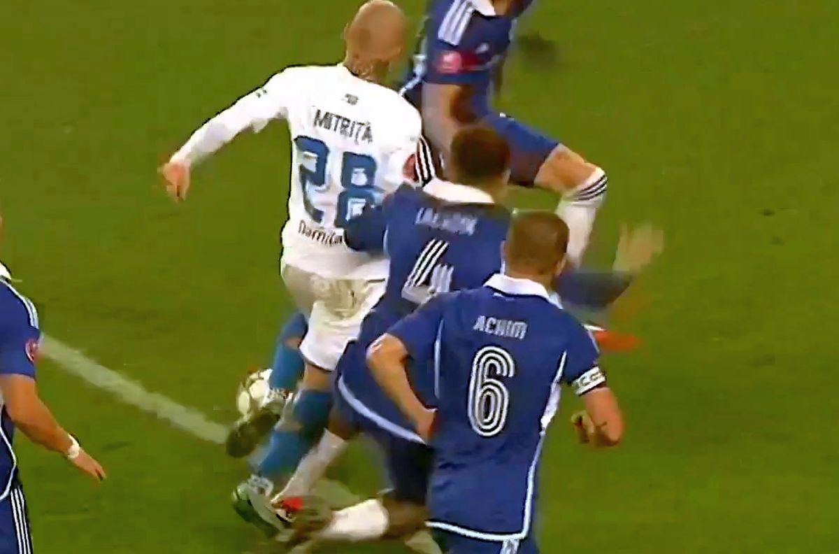 Fază controversată în derby-ul Craiovei: CSU a cerut penalty la Mitriță! De ce nu a intervenit VAR