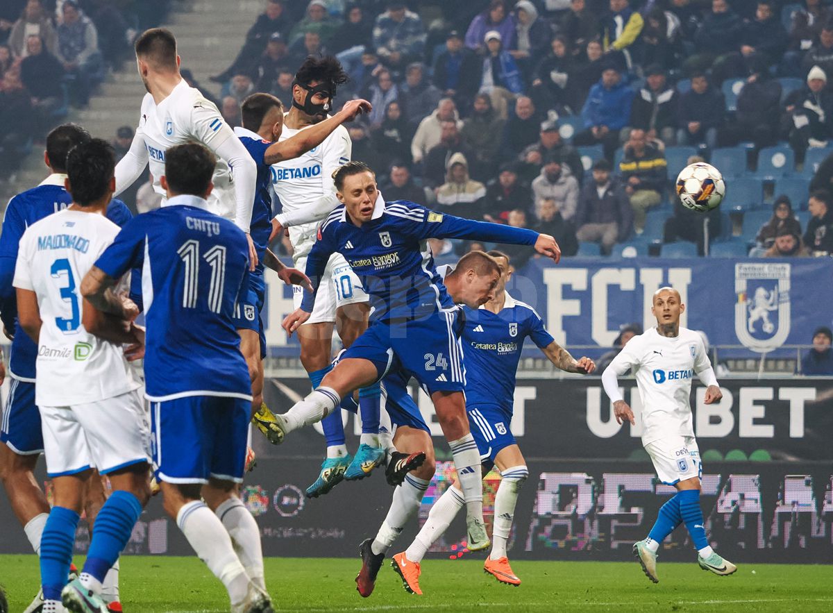 Cele mai spectaculoase imagini din meciul FCU Craiova - Universitatea Craiova