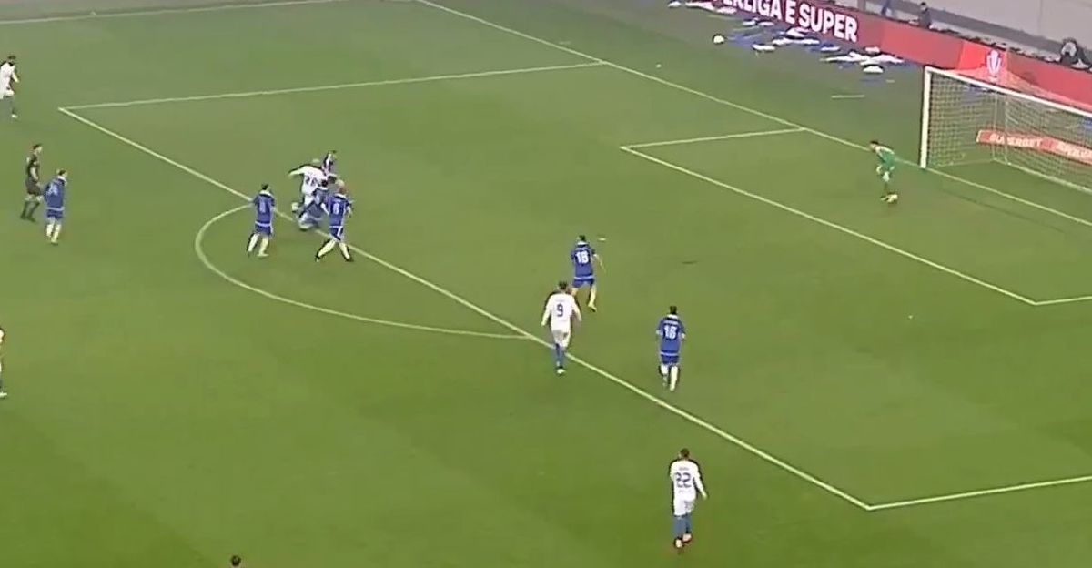 Fază controversată în derby-ul Craiovei: CSU a cerut penalty la Mitriță! De ce nu a intervenit VAR