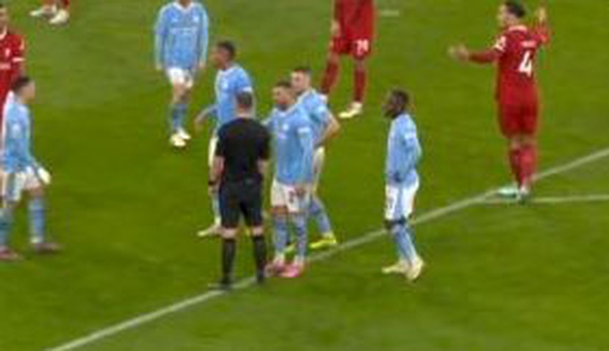 Penalty neacordat pentru Liverpool în meciul cu Manchester City