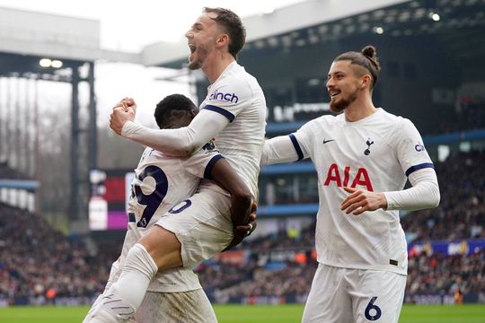 Radu Drăgușin (23 de ani) a fost introdus în minutul 49 al meciului câștigat de Tottenham pe terenul lui Aston Villa, scor 4-0.