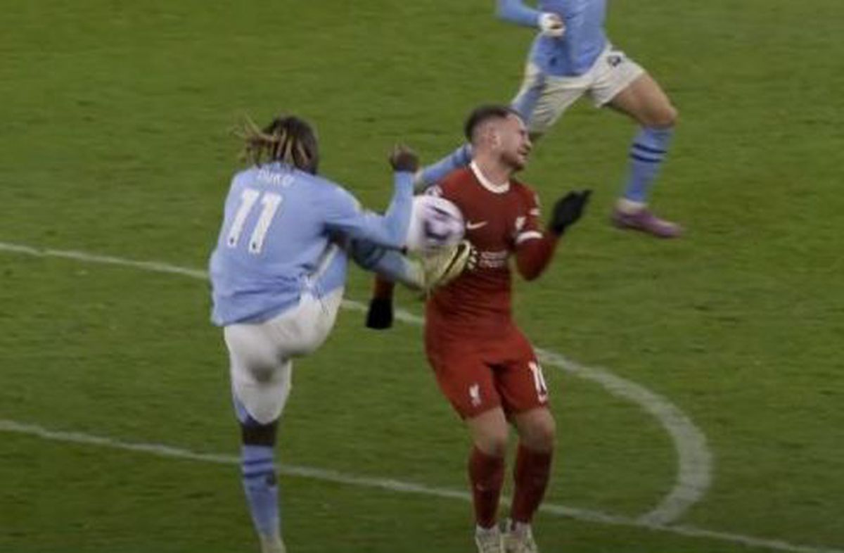 Și VAR-ul englezesc dă rateuri » Eroare mare în prelungiri la Liverpool - City! Verdictul specialistului: „E evident! Iar vor prezenta scuze...”
