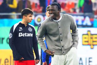 Haz de necaz! Ironia lui Dawa, după cartonașul roșu primit de colegul Ngezana: „Bine ai venit!”