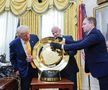 Donald Trump, alături de Infantino și trofeul Cupei Mondiale a Cluburilor/ foto Imago Images
