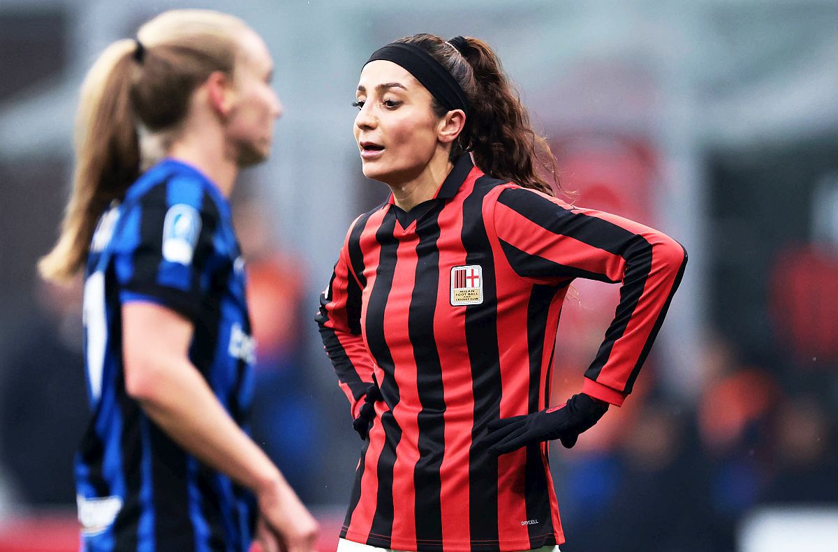 Povestea impresionantă a Nadiei Nadim, fotbalistă profesionistă și chirurg: „E același val de adrenalină și în sala de operație, ca pe teren” » Cu tatăl ucis de talibani, a venit ca refugiată în Danemarca, la 12 ani