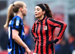 Povestea impresionantă a Nadiei Nadim, fotbalistă profesionistă și chirurg: „E același val de adrenalină și în sala de operație, ca pe teren” » Cu tatăl ucis de talibani, a venit ca refugiată în Danemarca, la 12 ani