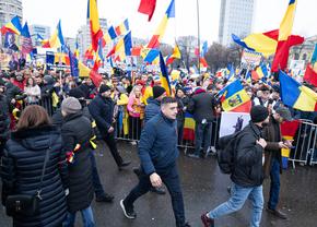 Fake news după respingerea lui Călin Georgescu! Jandarmeria avertizează cu privire la clipul viral de pe TikTok » Galeria FCSB, acuzată că a instigat: ce spun Becali și Mustață