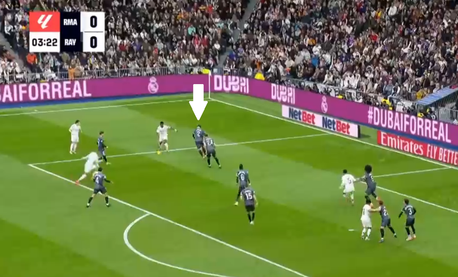 Bellingham în genunchi, „piruetă” lângă Mbappe, dar amețit de Vinicius » Cadru cu cadru, cum s-a descurcat Andrei Rațiu contra lui Real Madrid