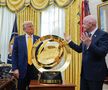 Donald Trump, alături de Infantino și trofeul Cupei Mondiale a Cluburilor/ foto Imago Images