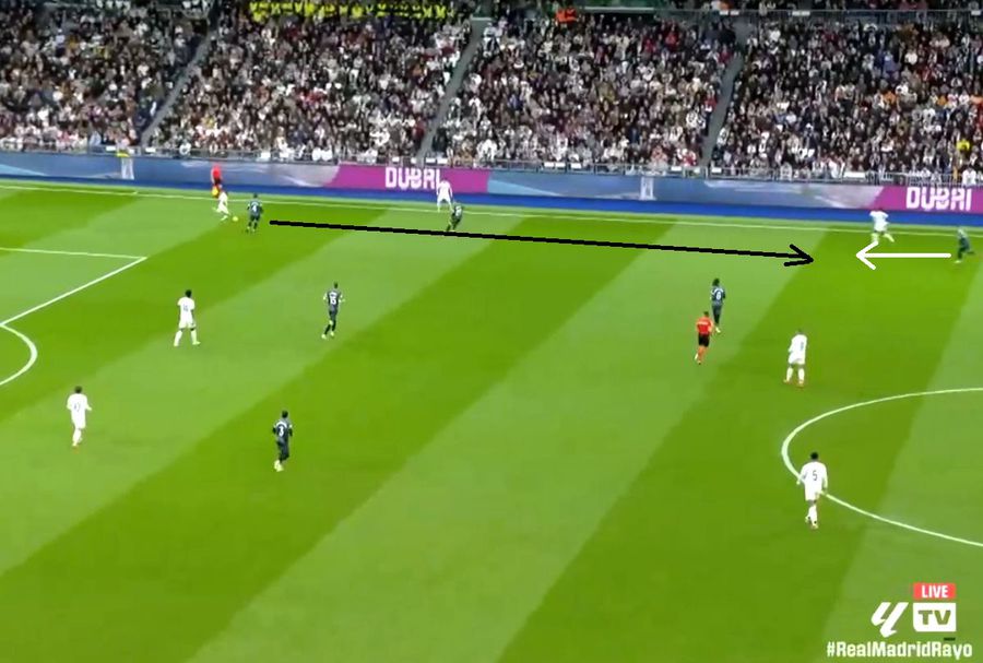 Bellingham în genunchi, „piruetă” lângă Mbappe, dar amețit de Vinicius » Cadru cu cadru, cum s-a descurcat Andrei Rațiu contra lui Real Madrid