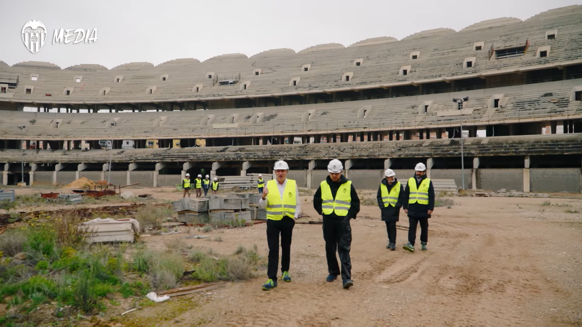 Vor relua lucrările la al patrulea cel mai mare stadion al țării, lăsat de 15 ani în PARAGINĂ! Costă 241 mil. € și arată spectaculos