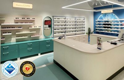 OPTIblu obține două premii pentru ochelari de vedere: cel mai bun raport calitate–preț și excelență în servicii