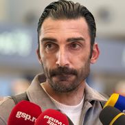 Elias Charalambous, cu lacrimi în ochi pe aeroport, la plecarea din România/ foto: GSP