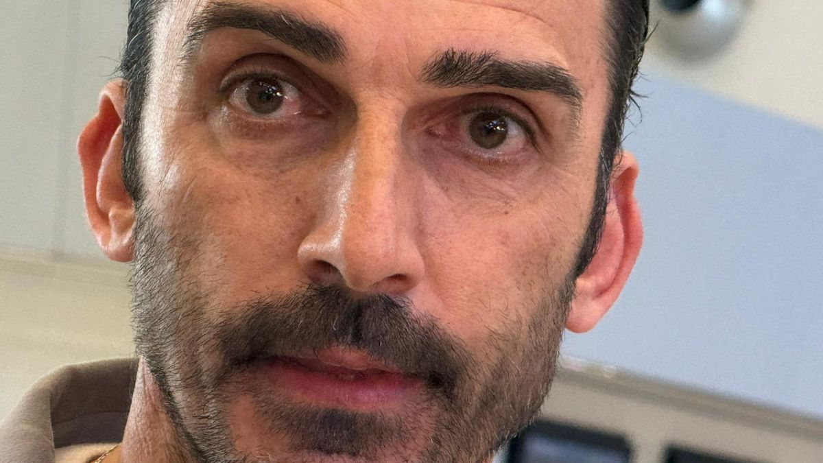 Elias Charalambous, cu lacrimi în ochi pe aeroport, la plecarea din România