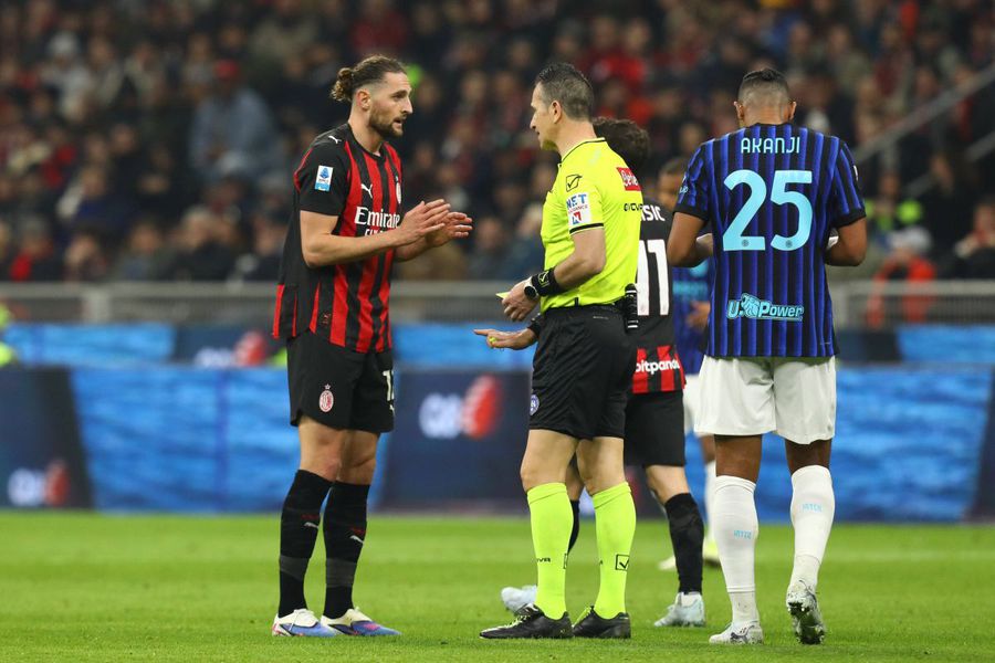 Amenzi și sancțiuni după derby » Milan plătește pentru că a întârziat reluarea meciului! + Suspendare și la Inter