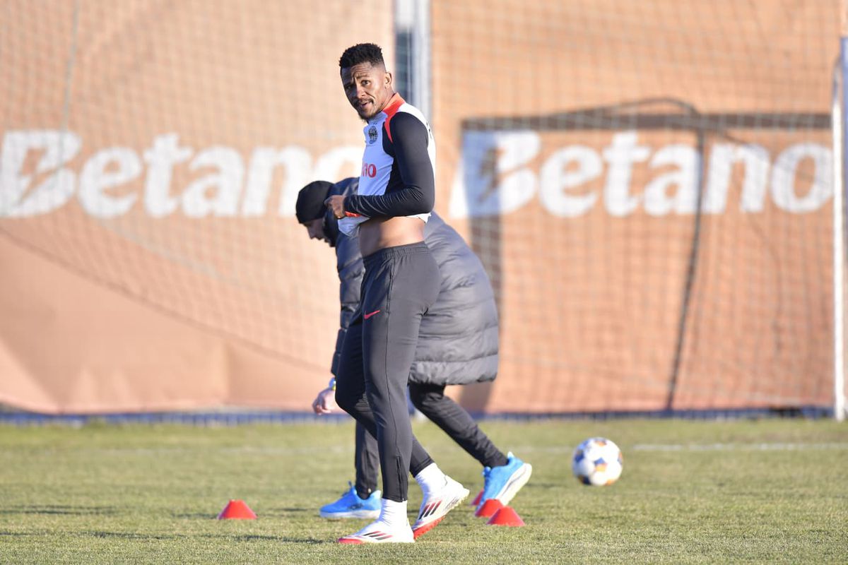 Prima lovitură pentru Rădoi! „S-a rupt” la antrenamentul cu Mirel și lipsește 4 săptămâni de la FCSB