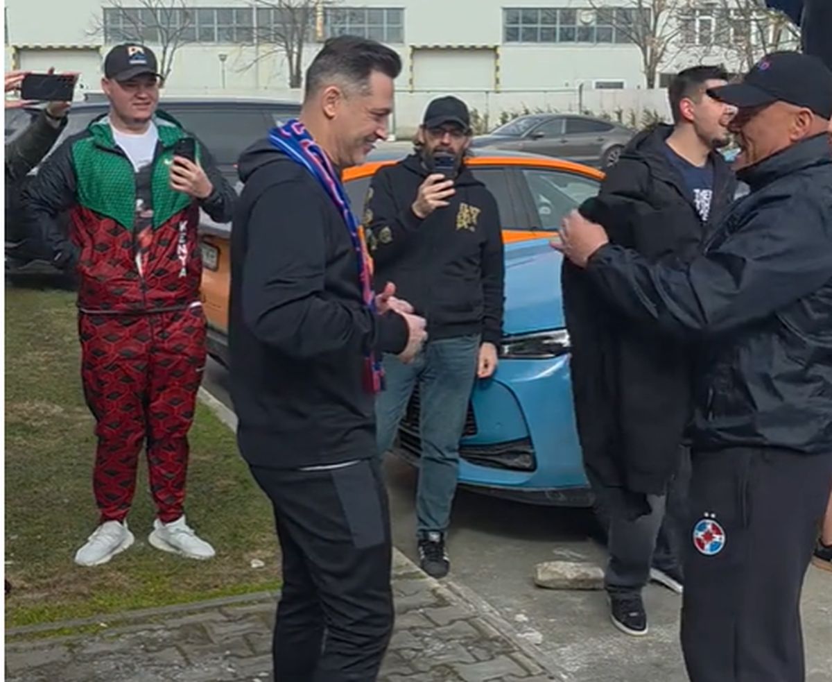 Mirel Rădoi, primit cu torțe de suporterii FCSB la bază