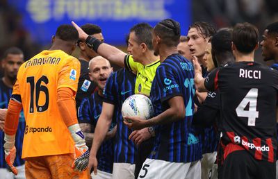 Amenzi și sancțiuni după derby » Milan plătește pentru că a întârziat reluarea meciului! + Suspendare și la Inter