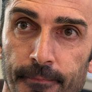 Elias Charalambous, cu lacrimi în ochi pe aeroport, la plecarea din România/ foto: GSP