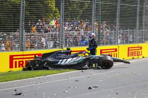 A distrus complet mașina în antrenamente, dar Toto Wolff îi ia apărarea: „Învață Formula 1 pe calea cea grea”
