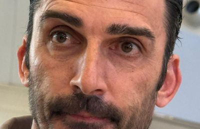 Cu lacrimi în ochi, Elias Charalambous a părăsit România » Declarații la aeroport: „Important e cum pleci”