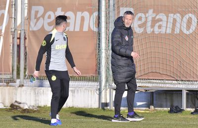 Gigi Becali l-a băgat în ceață pe Ilie Dumitrescu: „Chiar sunt curios” » Mihai Stoica a dat răspunsul: „Ei sunt scouterii”