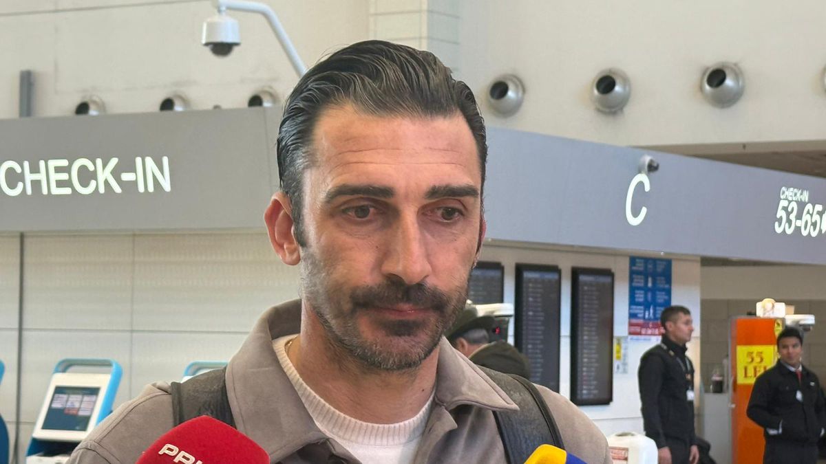 Elias Charalambous, cu lacrimi în ochi pe aeroport, la plecarea din România