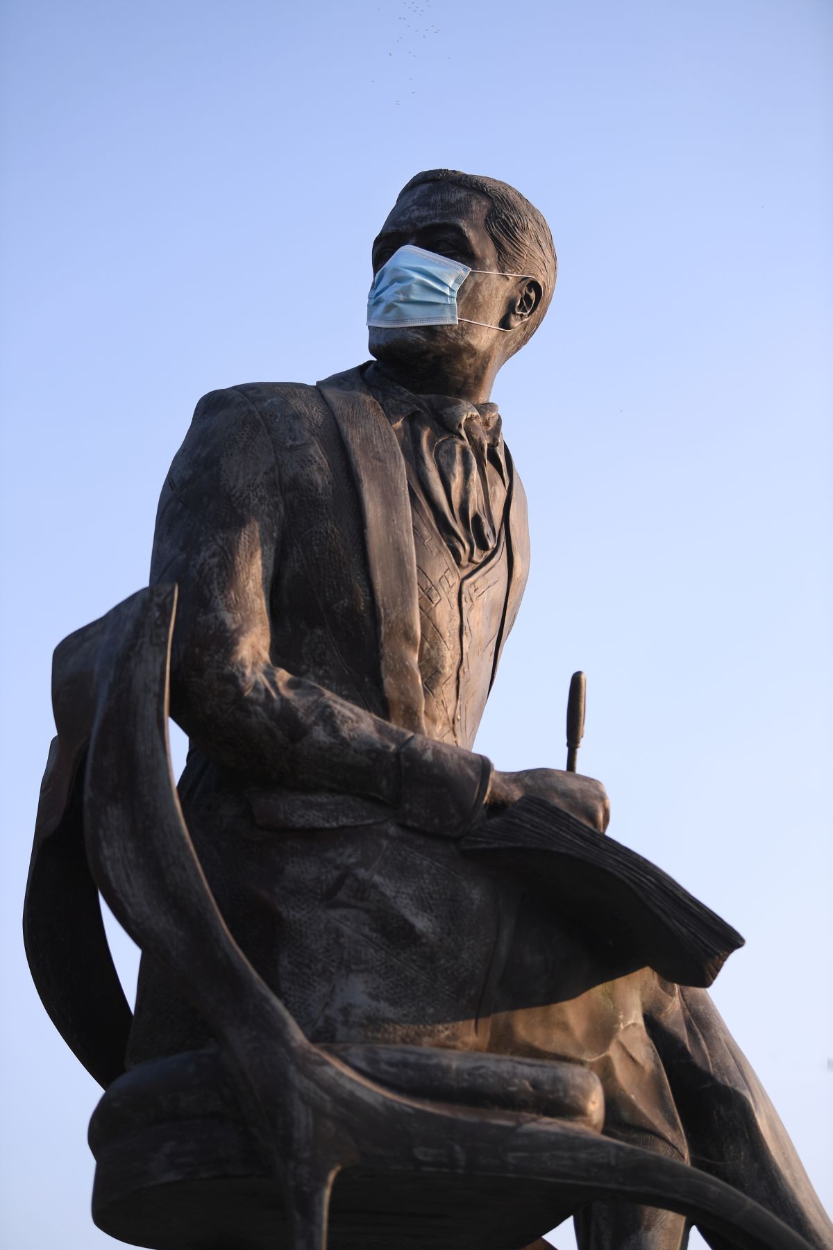 CORONAVIRUS. Ce face Gigi Becali în noaptea de Înviere: „Merg eu cu un preot, cu mașina”