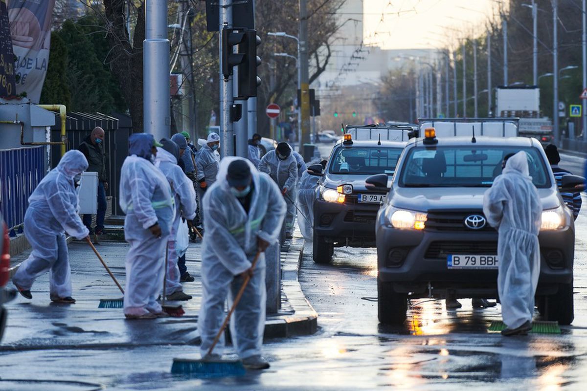 COVID-19. FOTO Cum arată mâinile unui cadru medical din Suceava, după o tură de 12 ore: „E infernal”