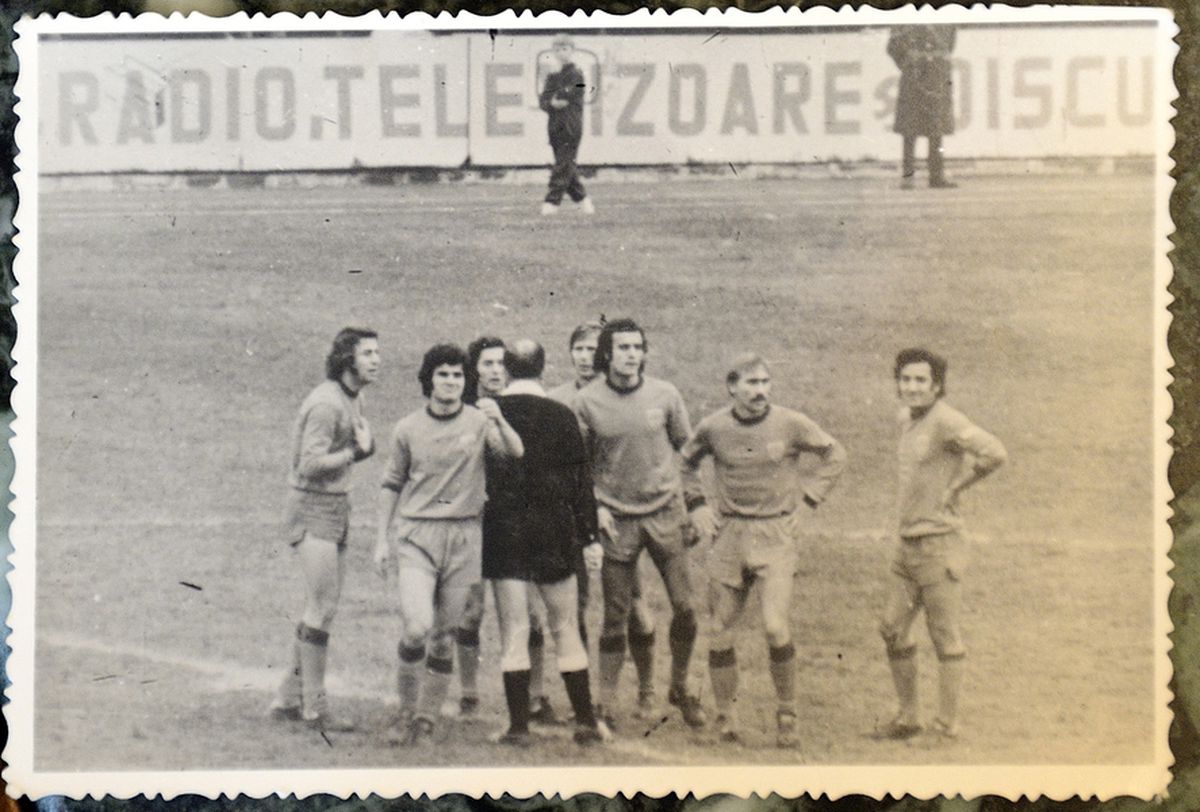 SUPERREPORTAJ. Povestea senzațională a lui Florea Ispir, jucătorul cu record all-time pentru o singură echipă în Liga 1: de la ore de șah cu Boloni, la sprițuri pe ascuns în cămară, după înfrângeri