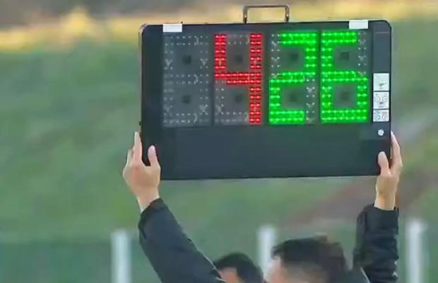 FCSB, lovită de ghinion! 2 fotbaliști au părăsit terenul accidentați în prima repriză a meciului cu Sepsi