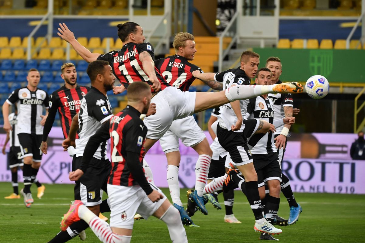 Gazzetta dello Sport a analizat prestația lui Dennis Man după înfrângerea cu AC Milan: „Necopt, dar are o tehnică excelentă”