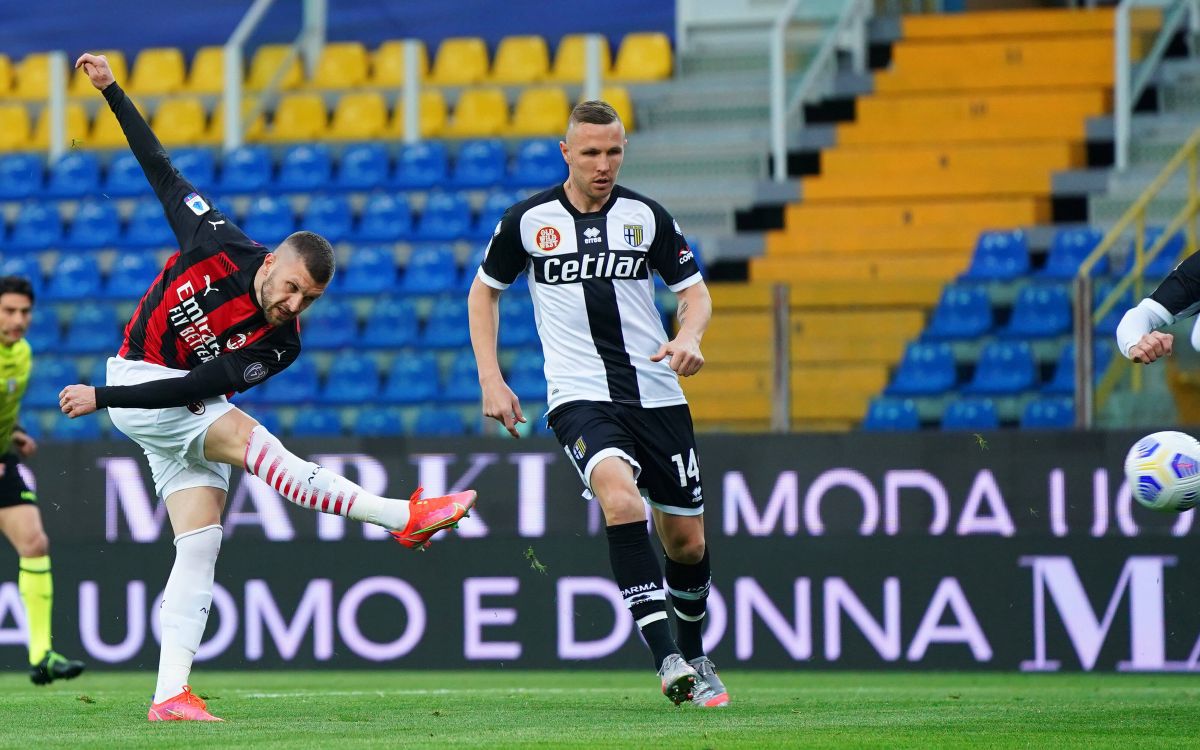 Nota primită de Dennis Man în Parma - Milan: „I-a creat probleme serioase lui Theo Hernandez”