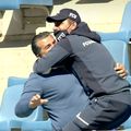 Eugen Trică și Mircea Bornescu, antrenorul și președintele celor de la FC U Craiova 1948, s-au dezlănțuit la golul victoriei din partida cu ASU Poli Timișoara, scor 1-0.
