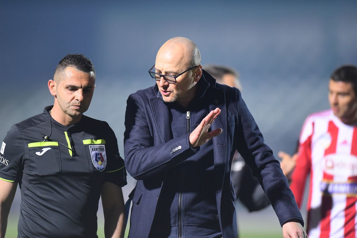 Gigi Becali, nervos la finalul meciului cu Sepsi: „Ce caută? Ăia nu îl văd? Vassaras, Masaras”