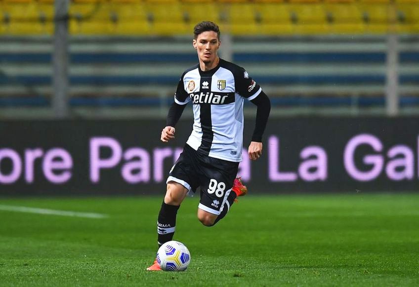 Dennis Man (22 de ani) a primit nota 6 pentru prestația din Parma - AC Milan, scor 1-3.