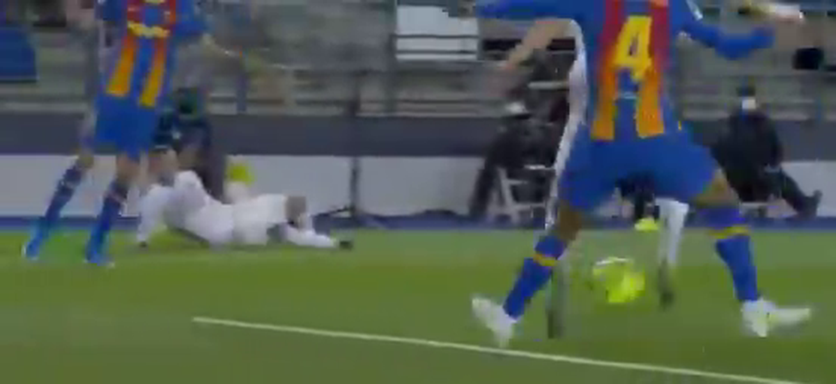 Ronald Koeman, furios după înfrângerea din El Clasico: „A fost penalty clar! Nu știu ce caută VAR în Spania”