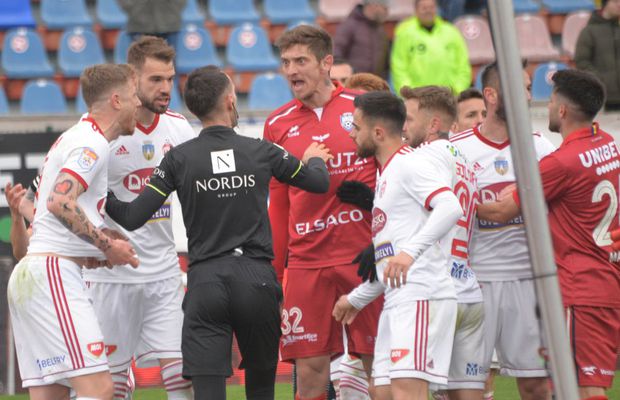 George Găman, salvat de „asistent” în Botoșani - Sepsi » Scene tensionate, după ce arbitrul s-a răzgândit: „Hoții, hoții!”